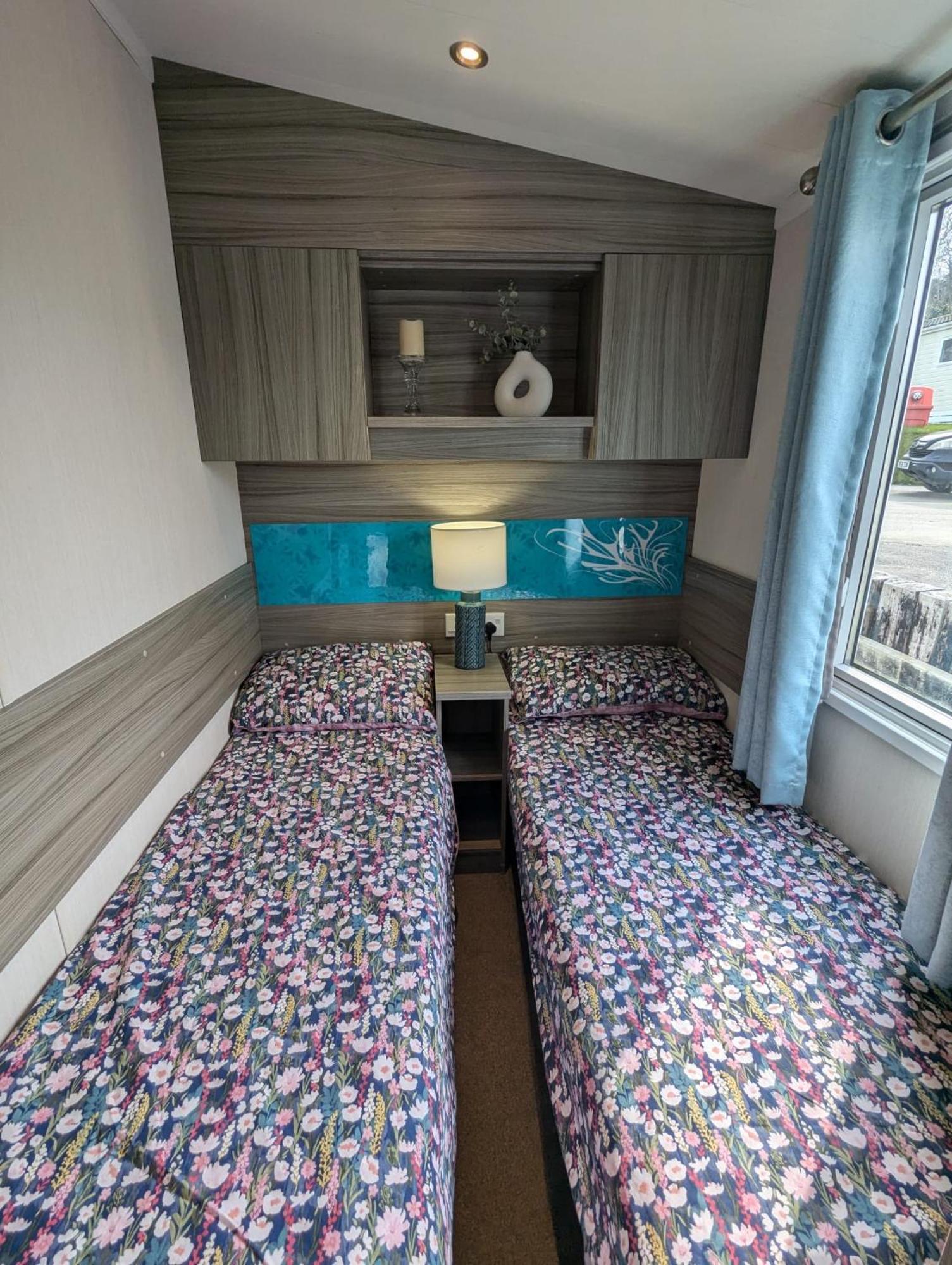 Beautifully Presented Dog Friendly Caravan On Very Popular Littlesea Holiday Haven Park Weymouth Wyke Regis エクステリア 写真